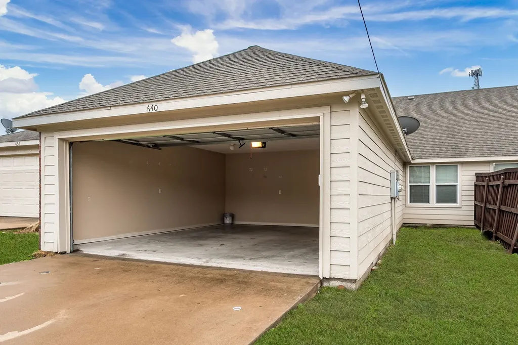 640 W Marshall Street Van Alstyne TX 75495