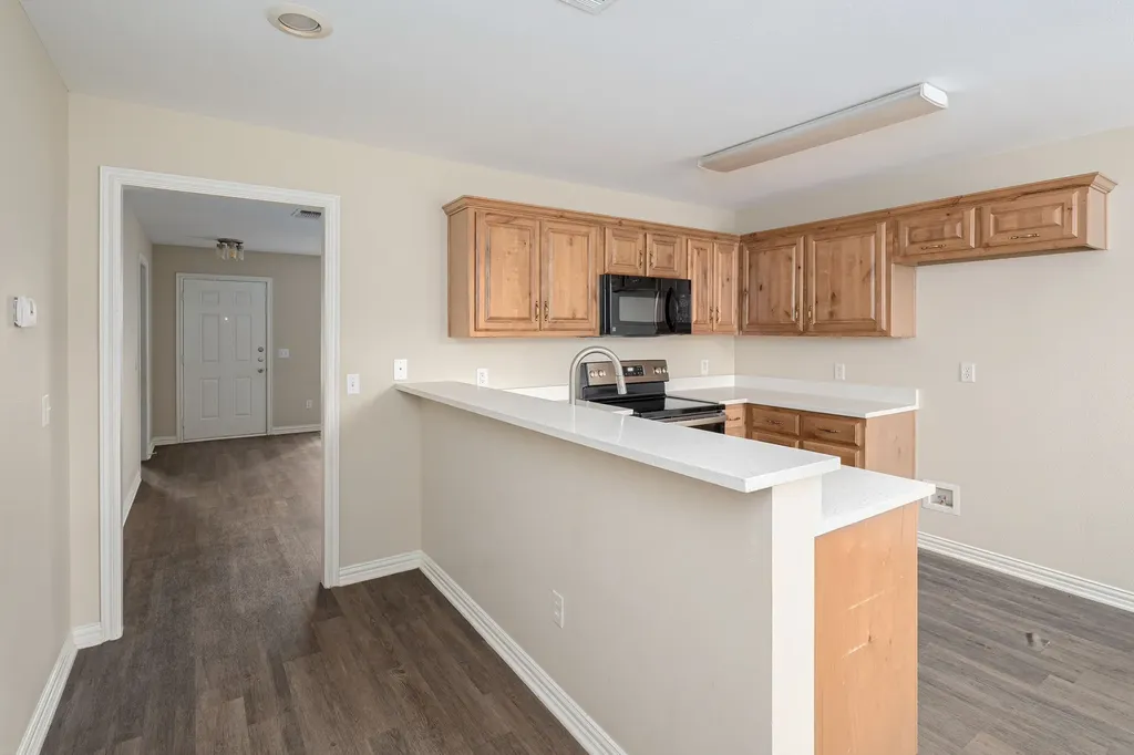 640 W Marshall Street Van Alstyne TX 75495