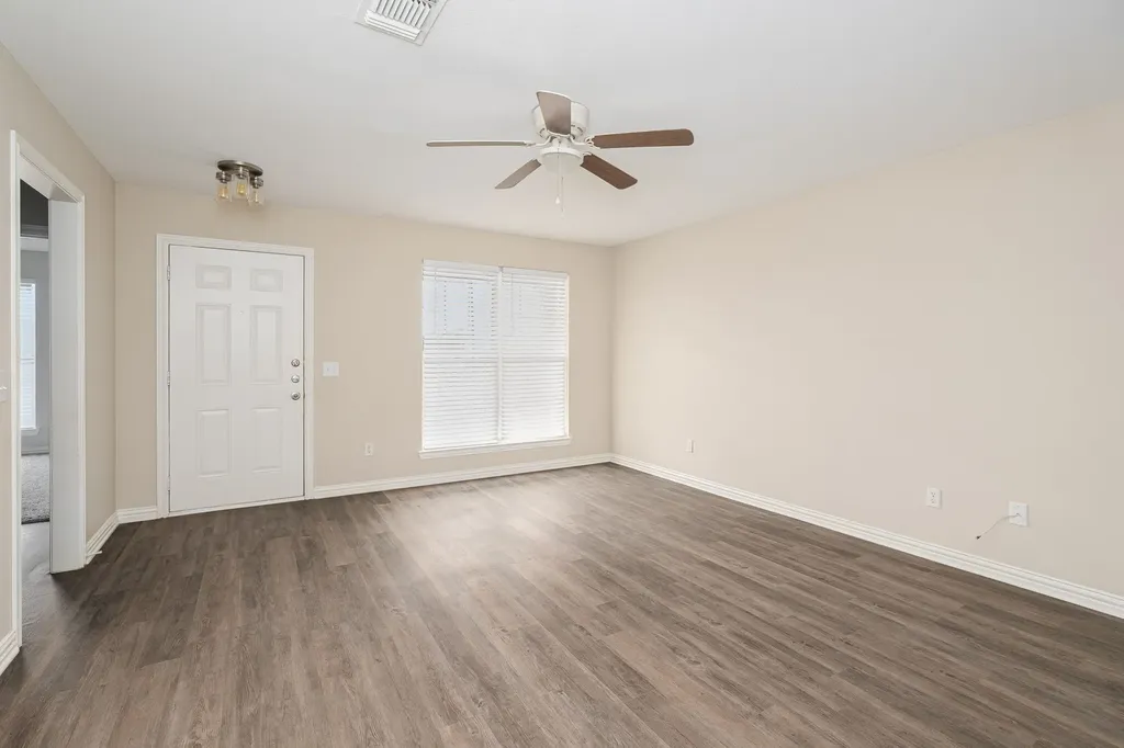 640 W Marshall Street Van Alstyne TX 75495