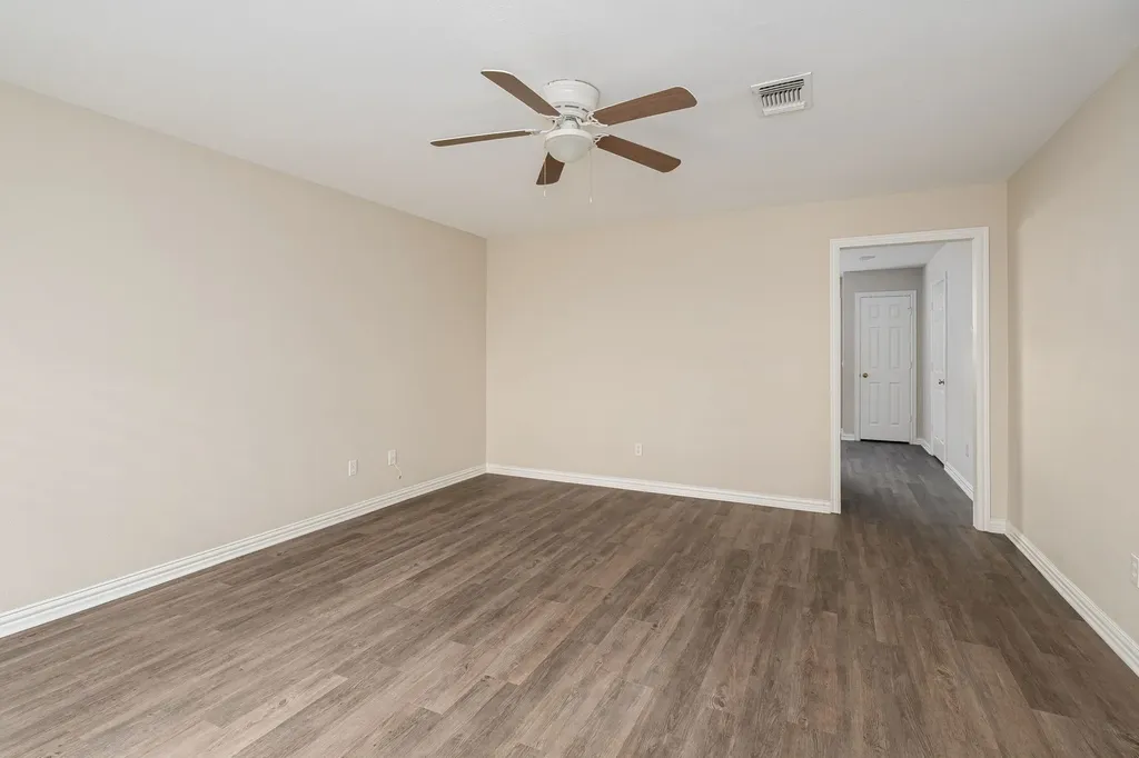 640 W Marshall Street Van Alstyne TX 75495