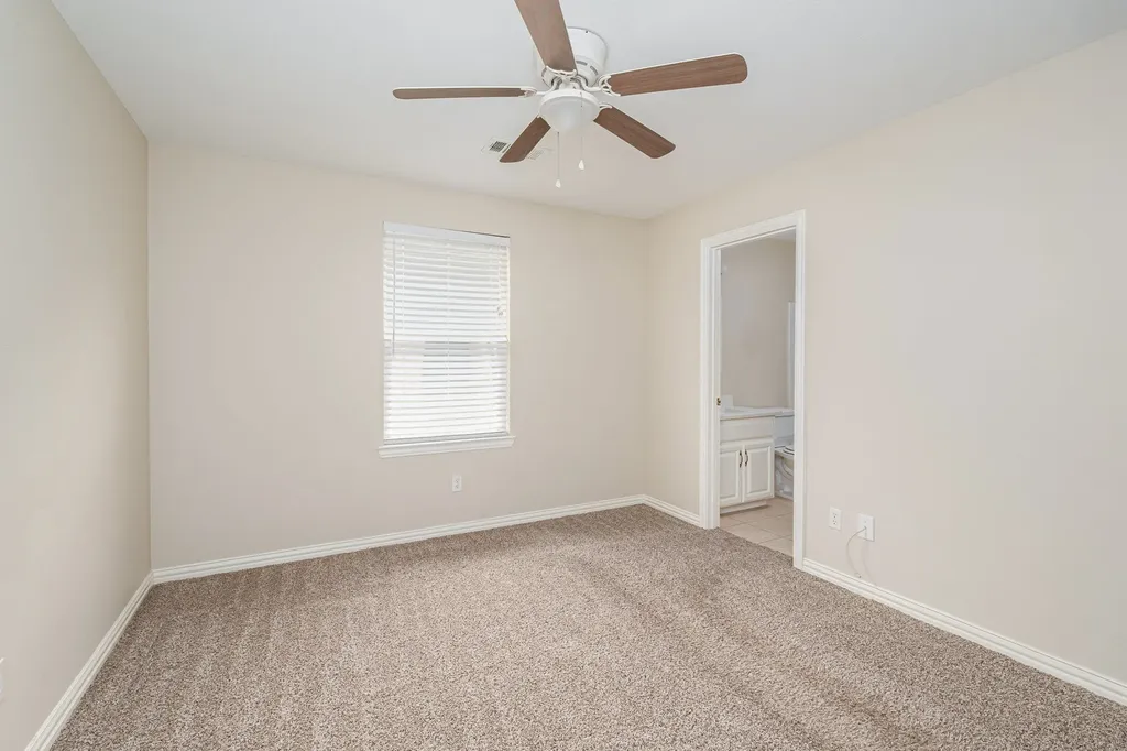 640 W Marshall Street Van Alstyne TX 75495