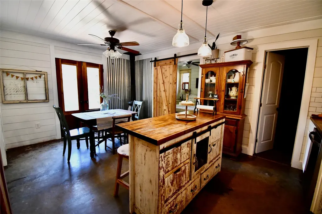 1545 Old Authon Road Weatherford TX 76088