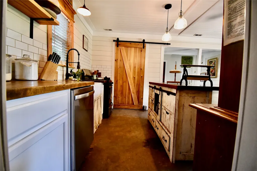 1545 Old Authon Road Weatherford TX 76088