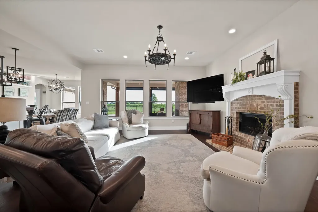 9688 Whispering Creek Terrace Grandview TX 76050