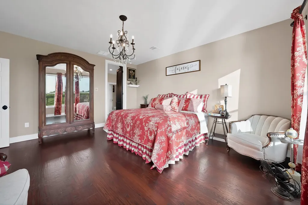9688 Whispering Creek Terrace Grandview TX 76050