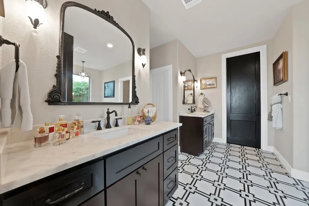 9688 Whispering Creek Terrace Grandview TX 76050