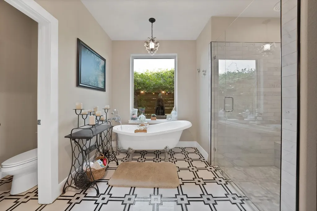 9688 Whispering Creek Terrace Grandview TX 76050