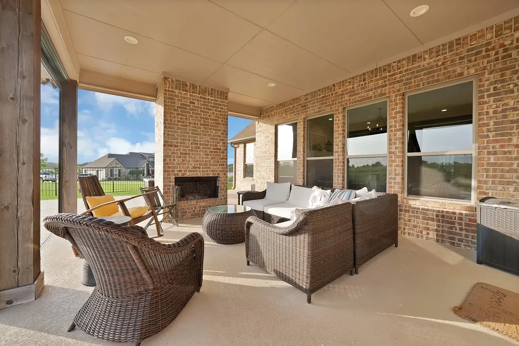 9688 Whispering Creek Terrace Grandview TX 76050