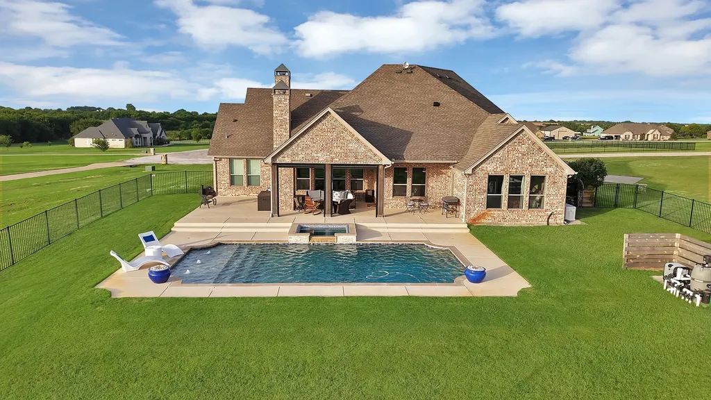 9688 Whispering Creek Terrace Grandview TX 76050