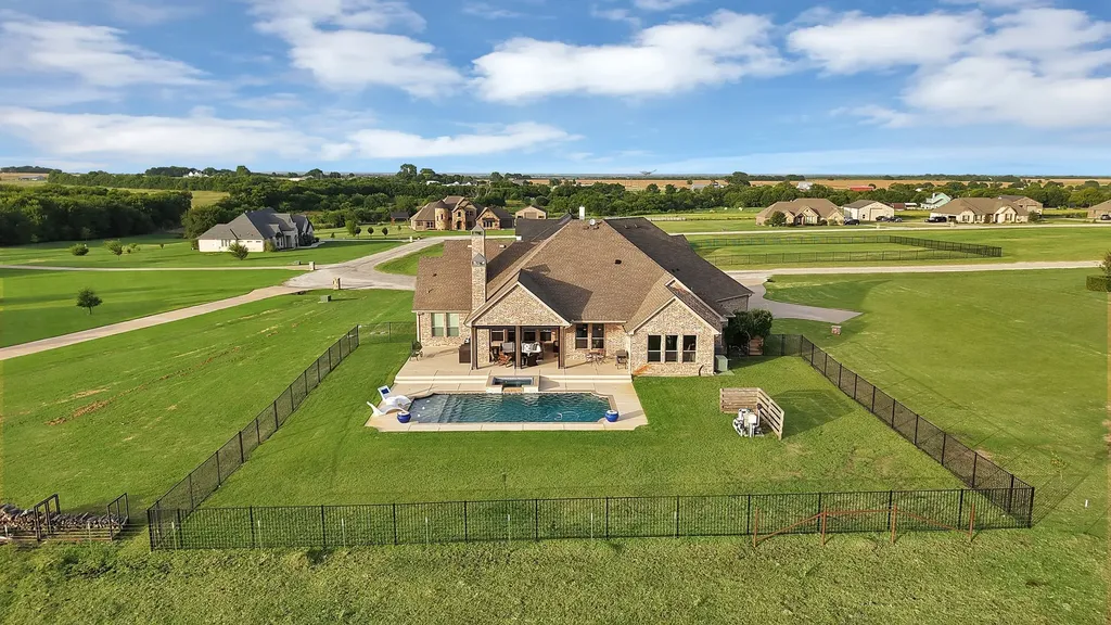 9688 Whispering Creek Terrace Grandview TX 76050