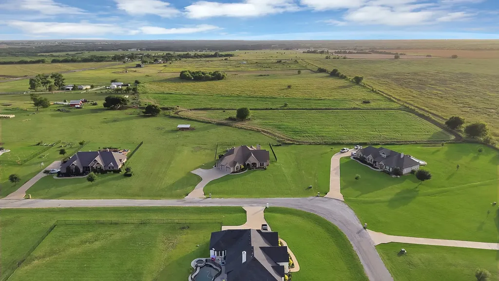 9688 Whispering Creek Terrace Grandview TX 76050