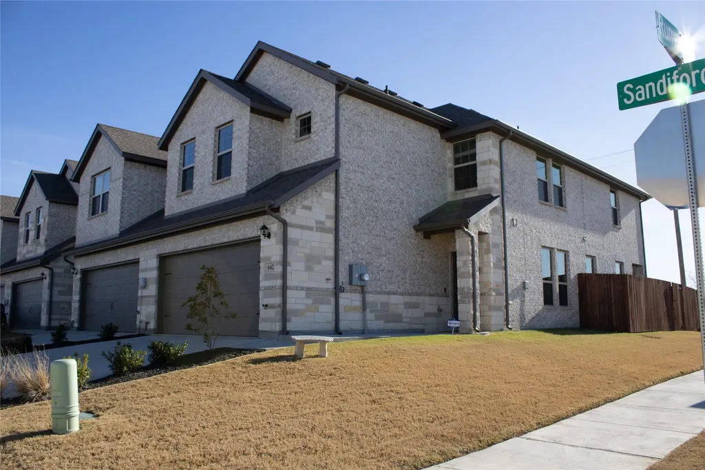 642 Sandiford Court Mansfield TX 76063