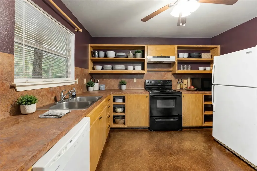 230 Private Road 7422 Hawkins TX 75765