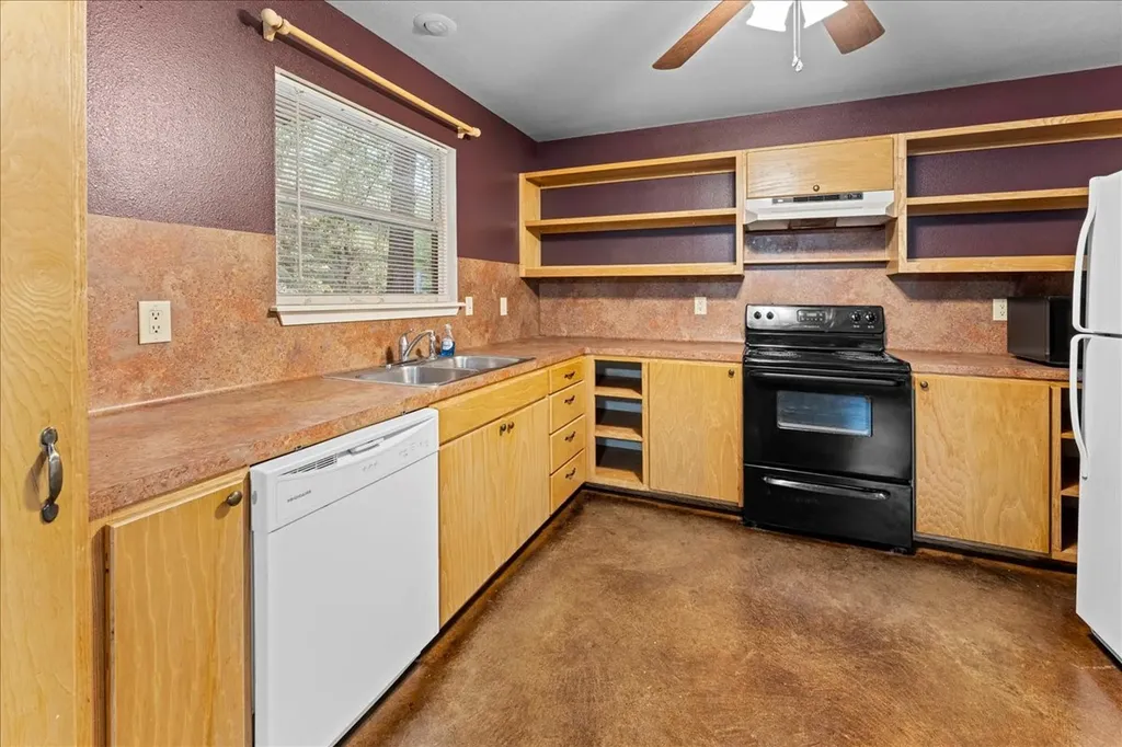 230 Private Road 7422 Hawkins TX 75765