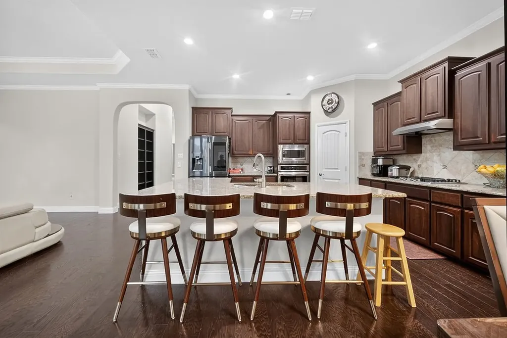 1320 Cecilia Court Arlington TX 76002