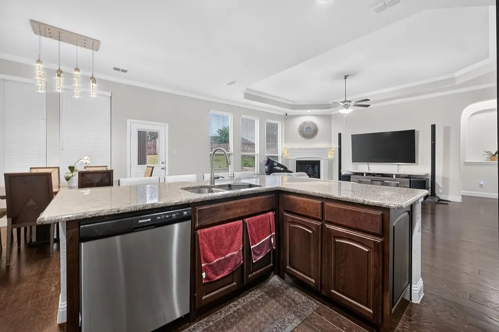 1320 Cecilia Court Arlington TX 76002