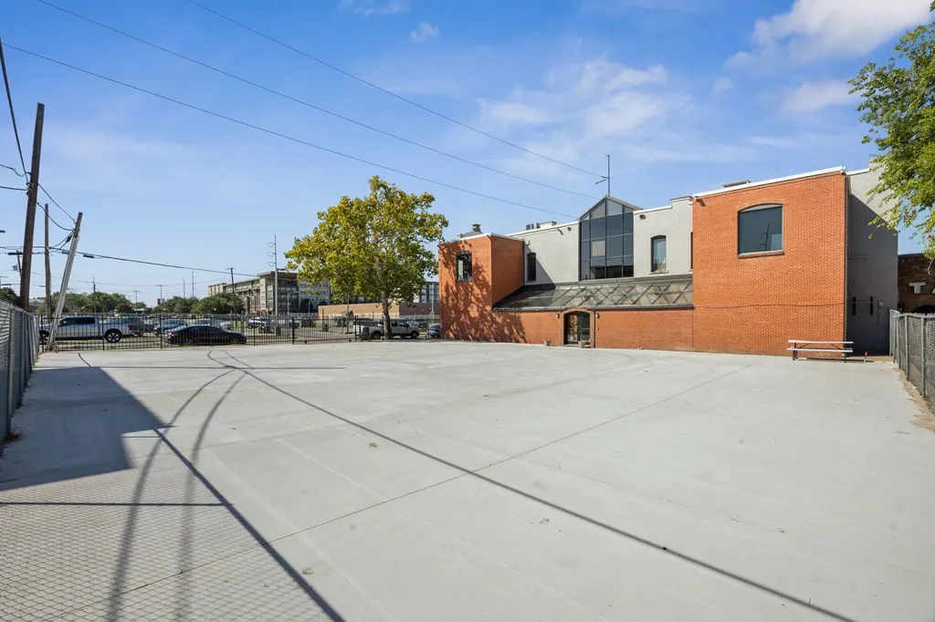 215 S Jennings Street Fort Worth TX 76104