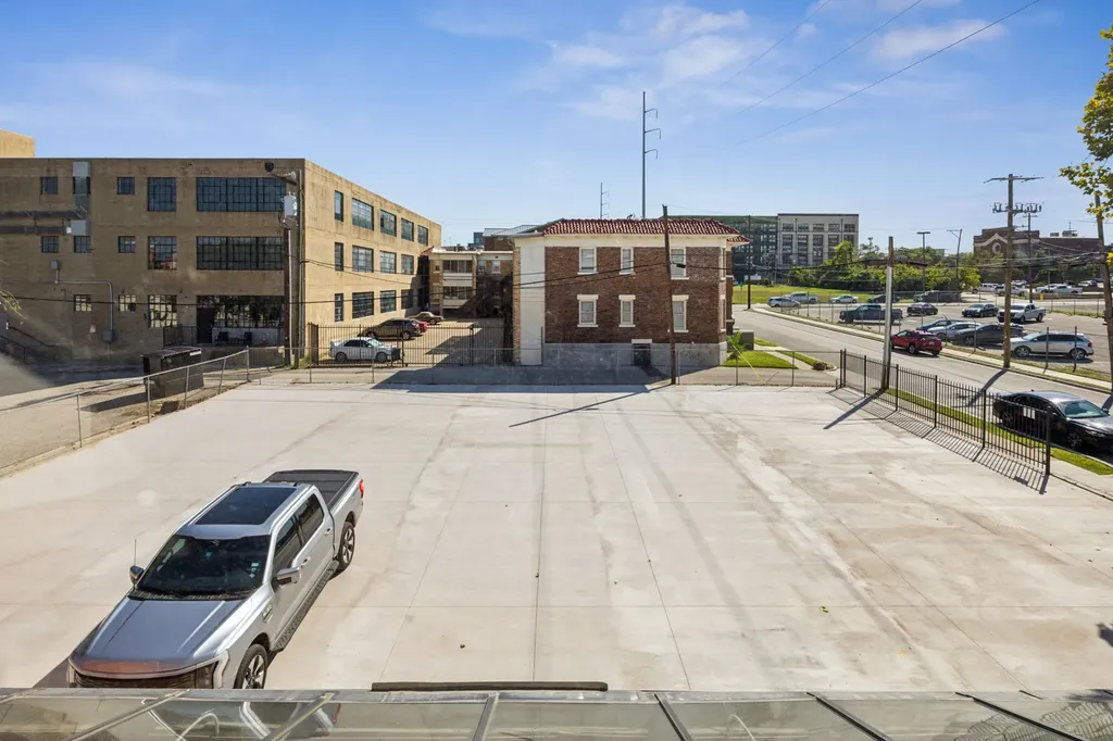 215 S Jennings Street Fort Worth TX 76104
