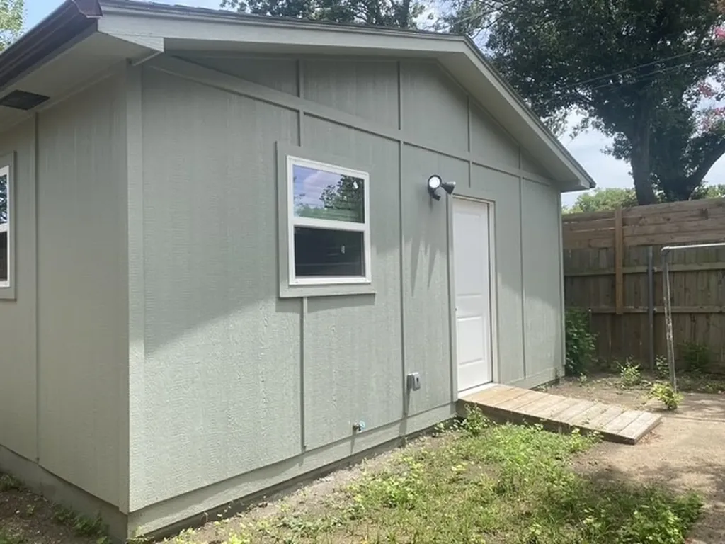 212 Washington Street Garland TX 75040