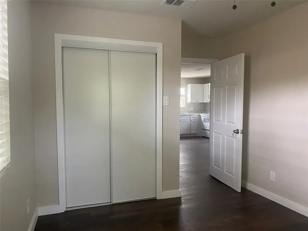 212 Washington Street Garland TX 75040