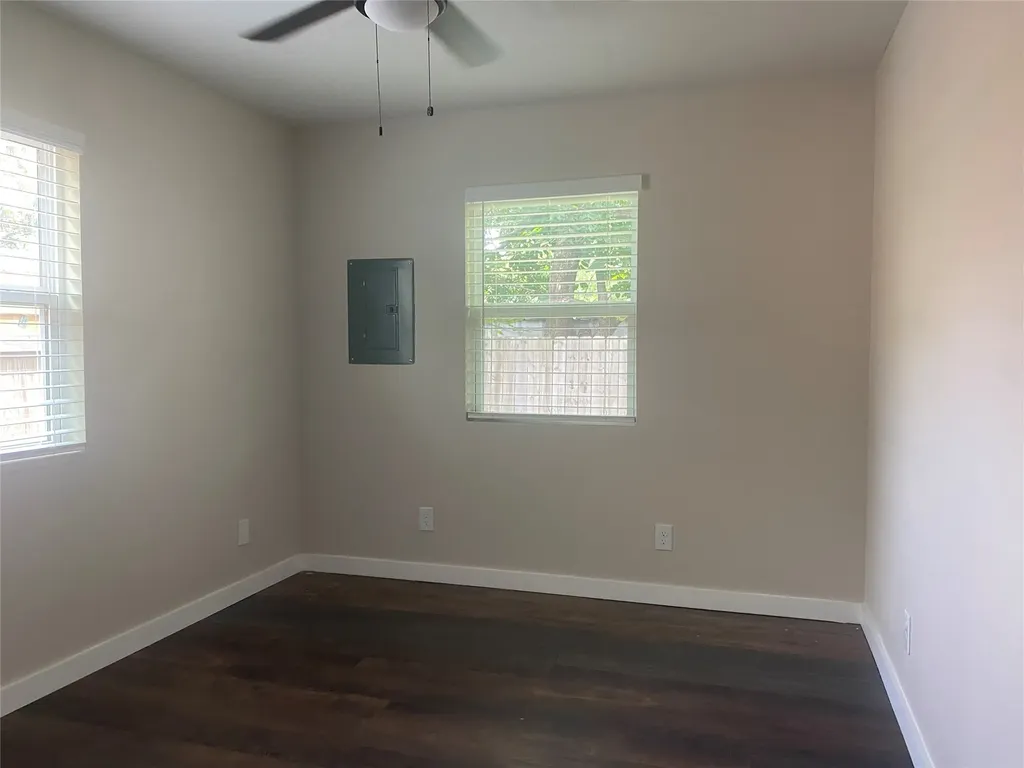 212 Washington Street Garland TX 75040