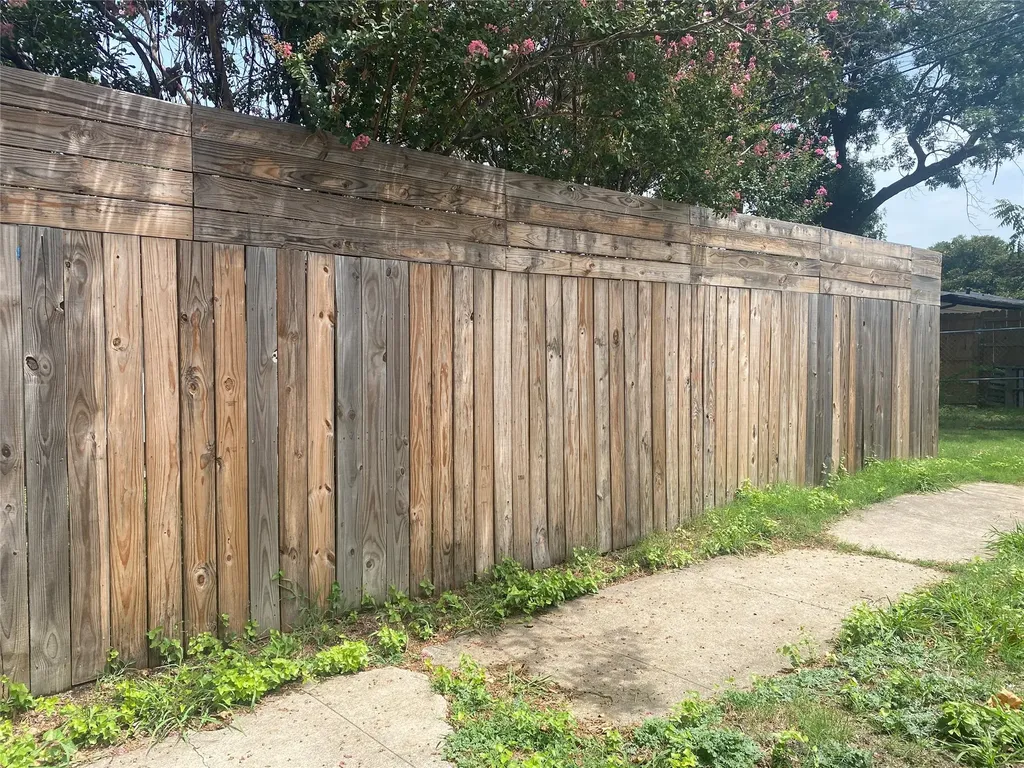 212 Washington Street Garland TX 75040