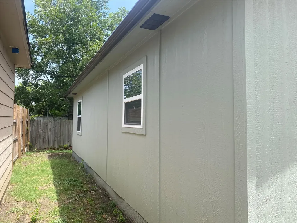 212 Washington Street Garland TX 75040