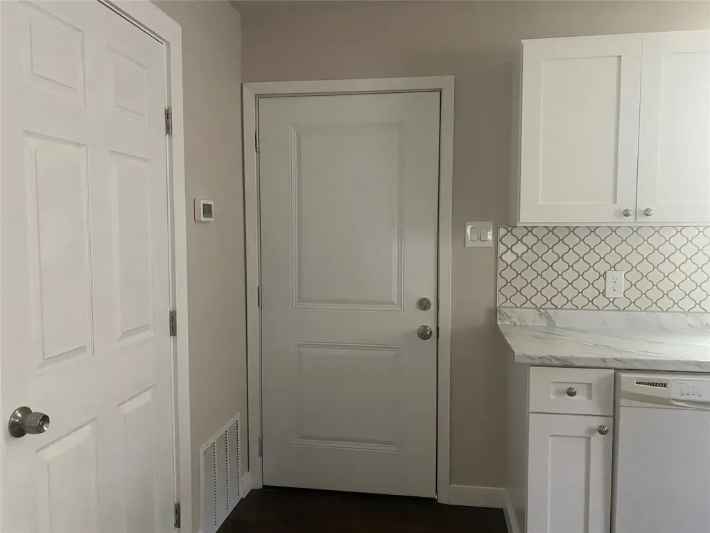 212 Washington Street Garland TX 75040
