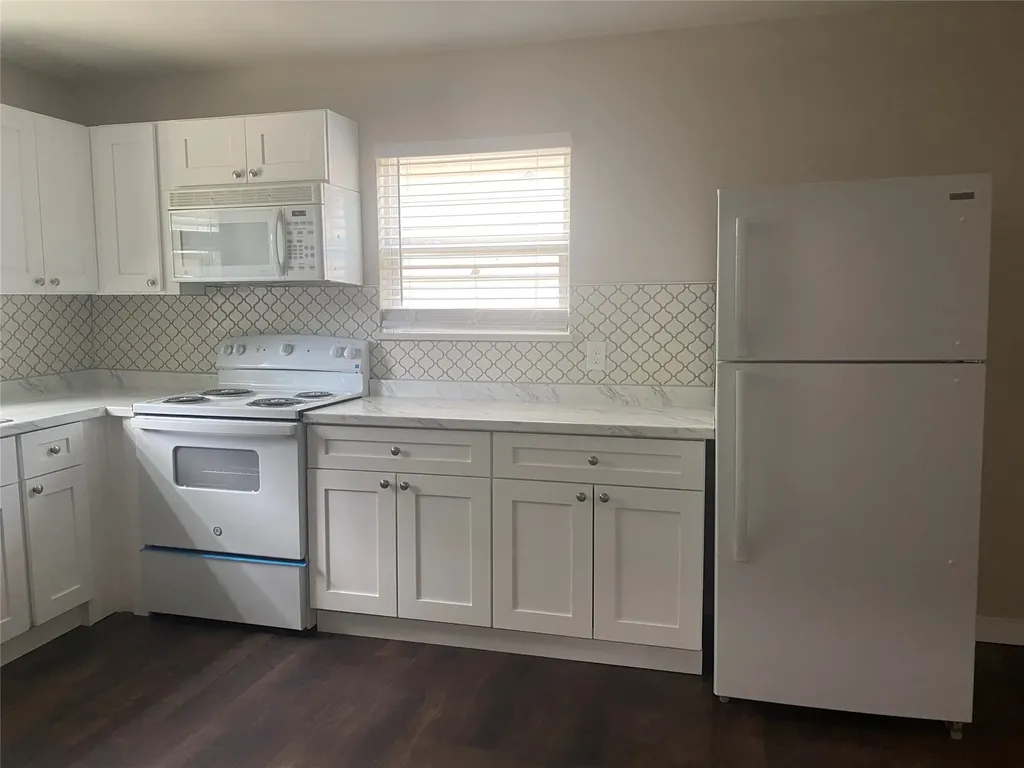 212 Washington Street Garland TX 75040