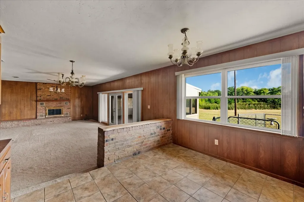 3168 County Road 2182 Greenville TX 75402