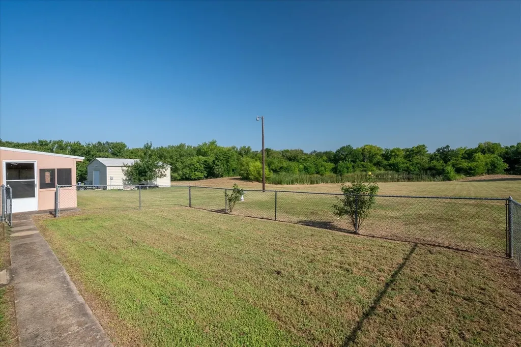 3168 County Road 2182 Greenville TX 75402