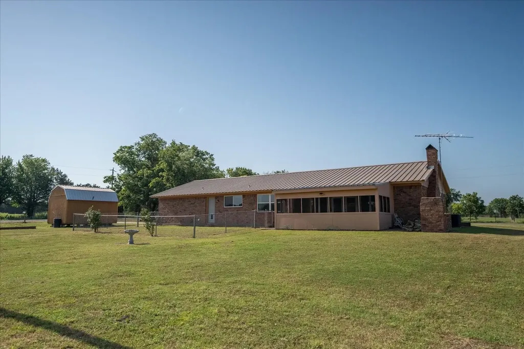 3168 County Road 2182 Greenville TX 75402