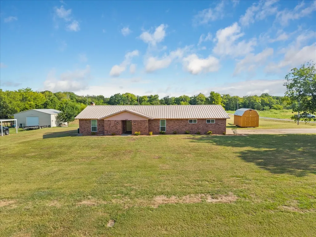 3168 County Road 2182 Greenville TX 75402