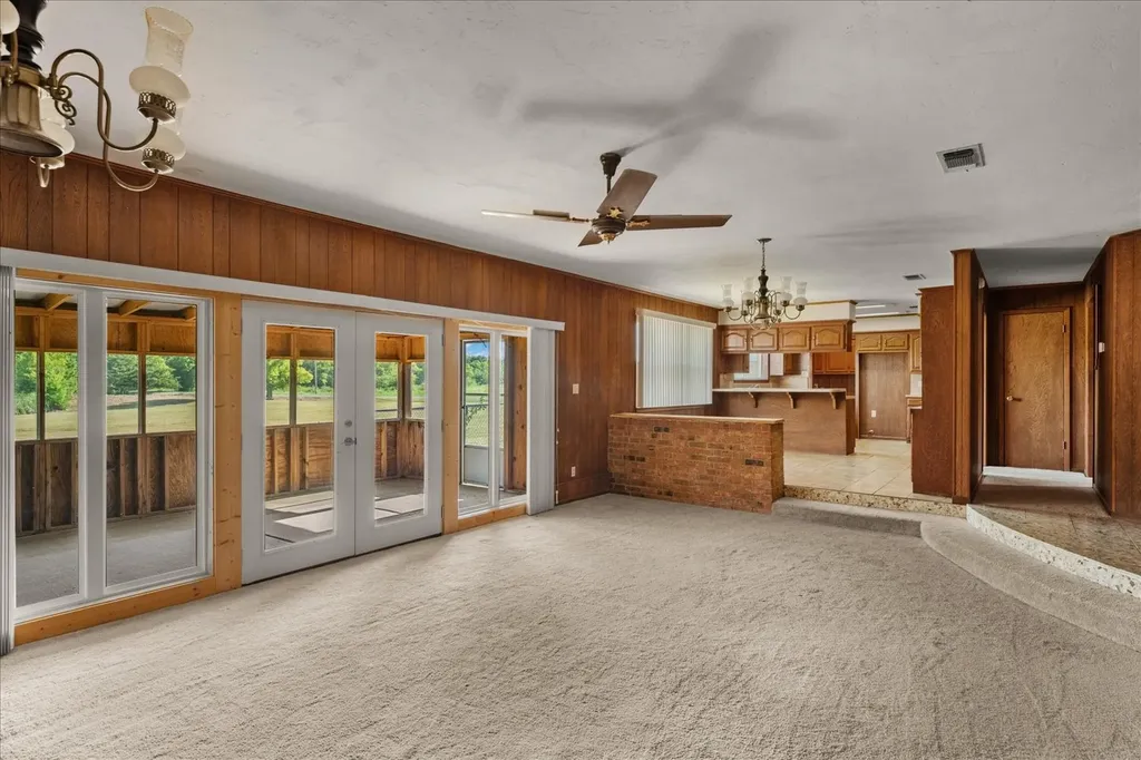 3168 County Road 2182 Greenville TX 75402