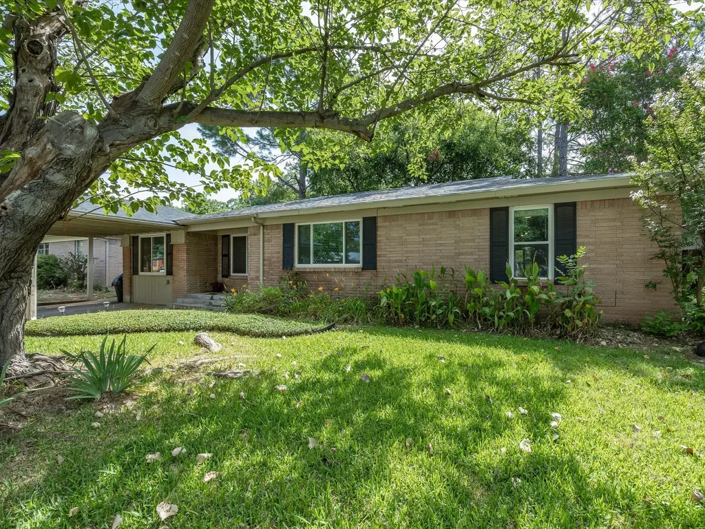 828 Billie Ruth Lane Hurst TX 76053