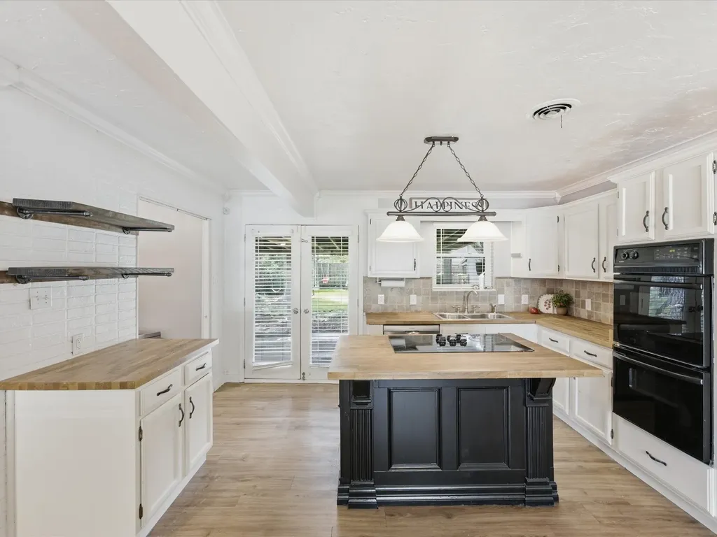 828 Billie Ruth Lane Hurst TX 76053