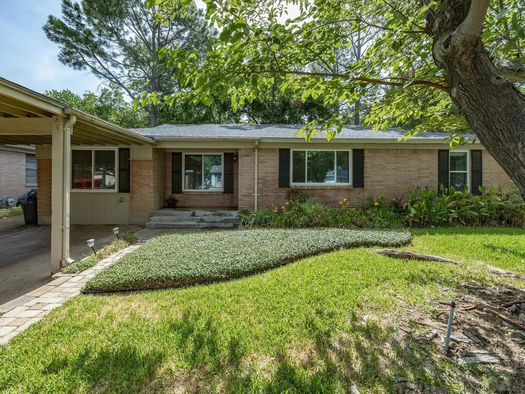 828 Billie Ruth Lane Hurst TX 76053