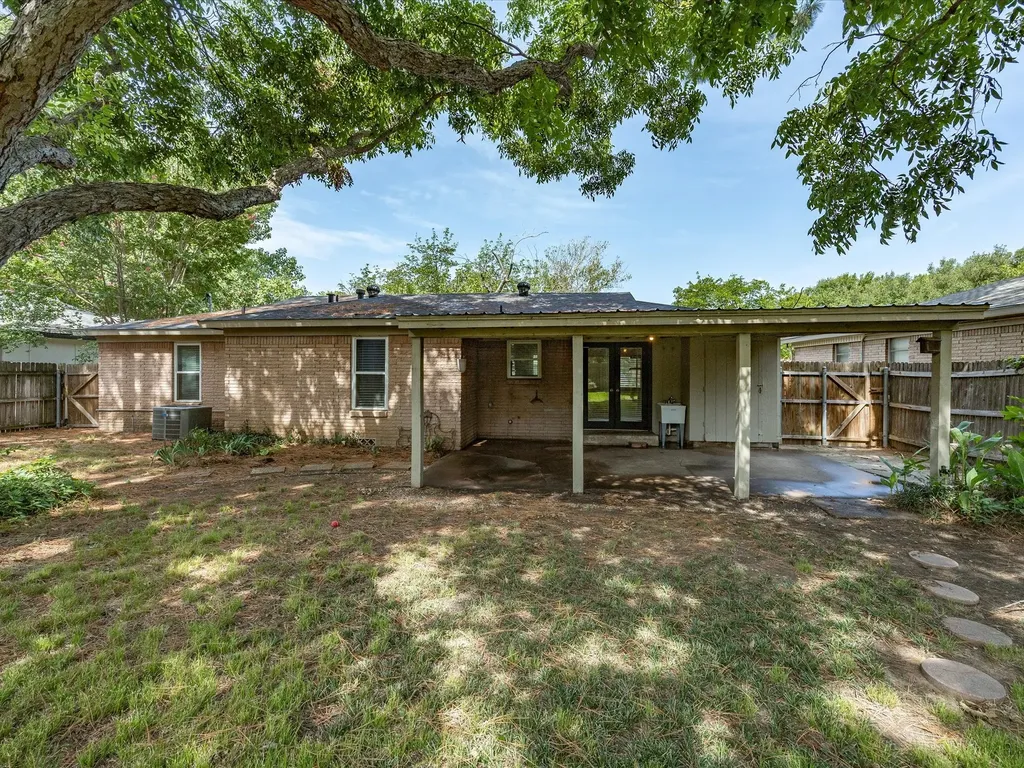 828 Billie Ruth Lane Hurst TX 76053