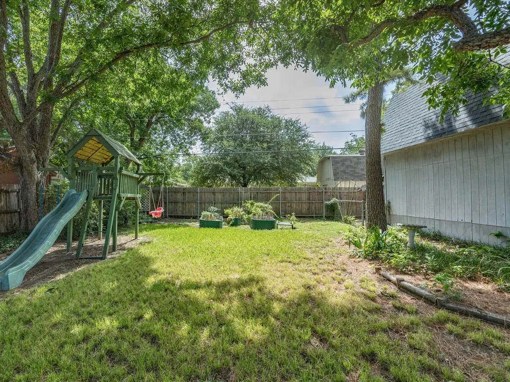 828 Billie Ruth Lane Hurst TX 76053