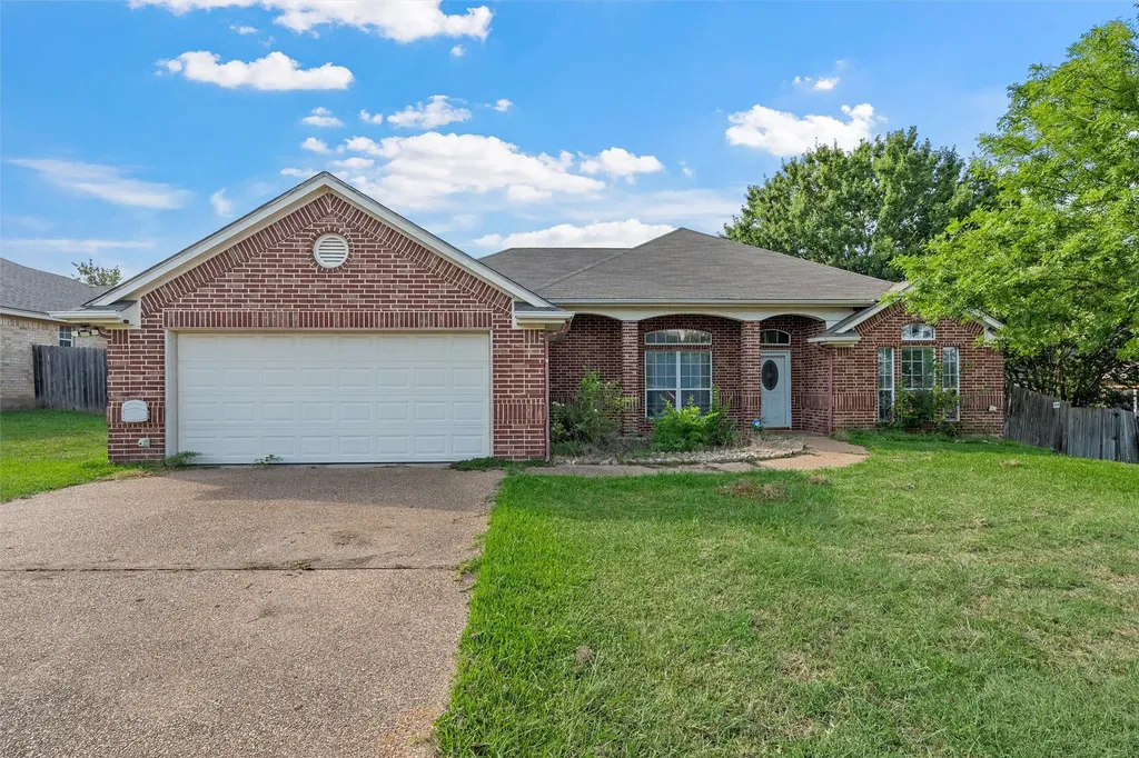 608 Pebble Creek Drive Hewitt TX 76643