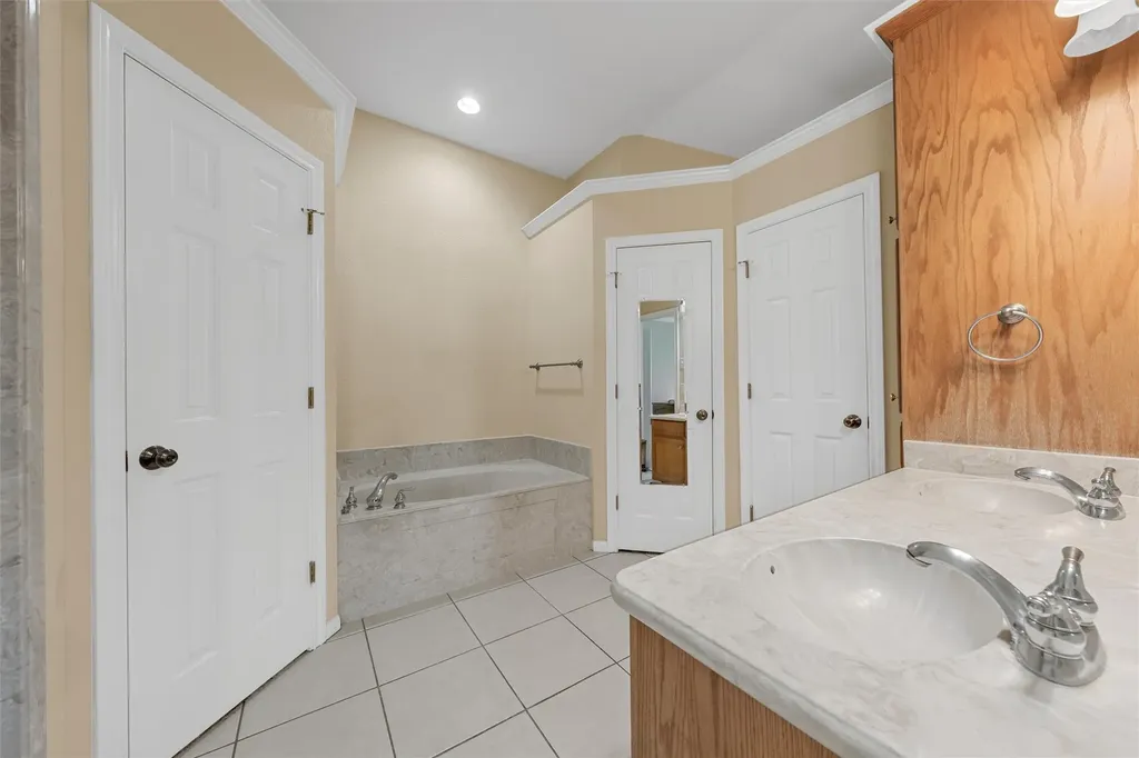 608 Pebble Creek Drive Hewitt TX 76643