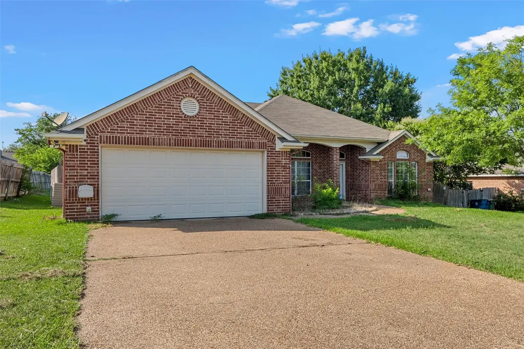 608 Pebble Creek Drive Hewitt TX 76643