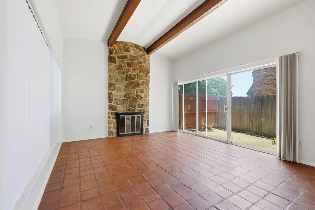 13422 Blossomheath Lane Dallas TX 75240