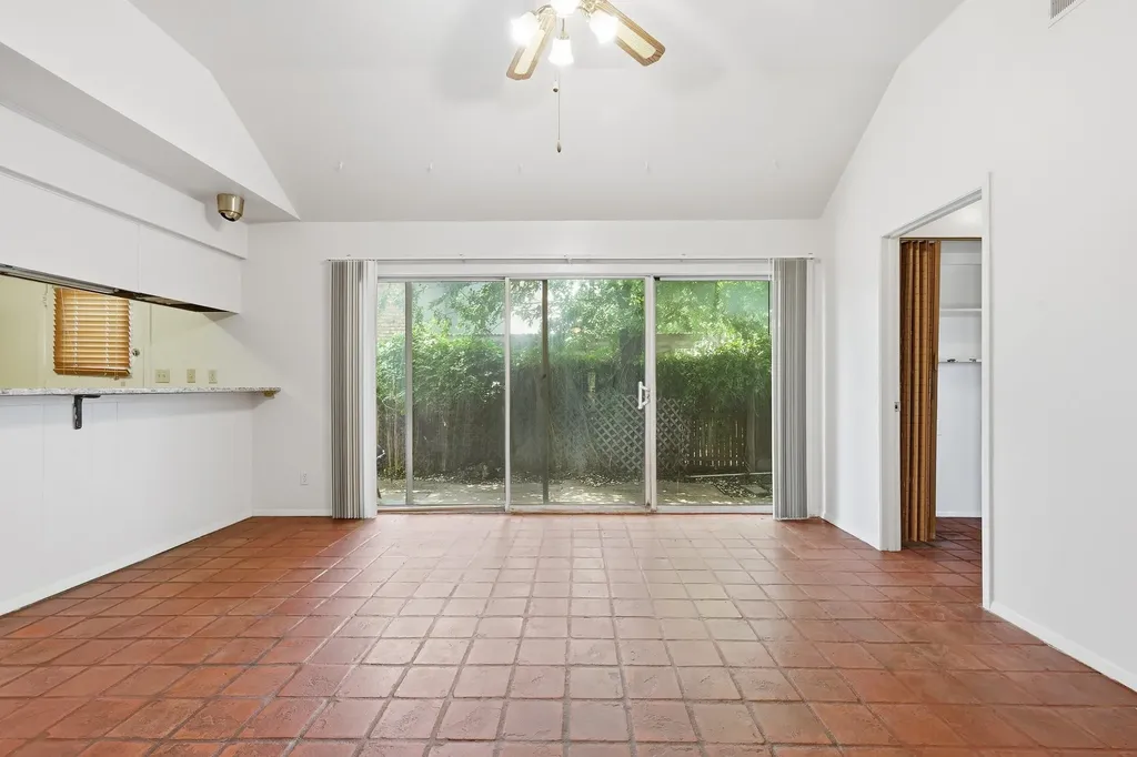 13422 Blossomheath Lane Dallas TX 75240