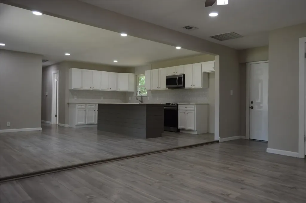 501 E 2nd Street Quinlan TX 75474
