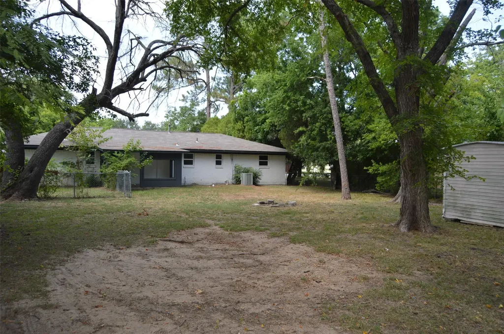 501 E 2nd Street Quinlan TX 75474