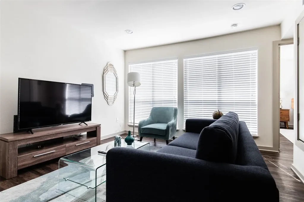 2806 Reagan Street Dallas TX 75219