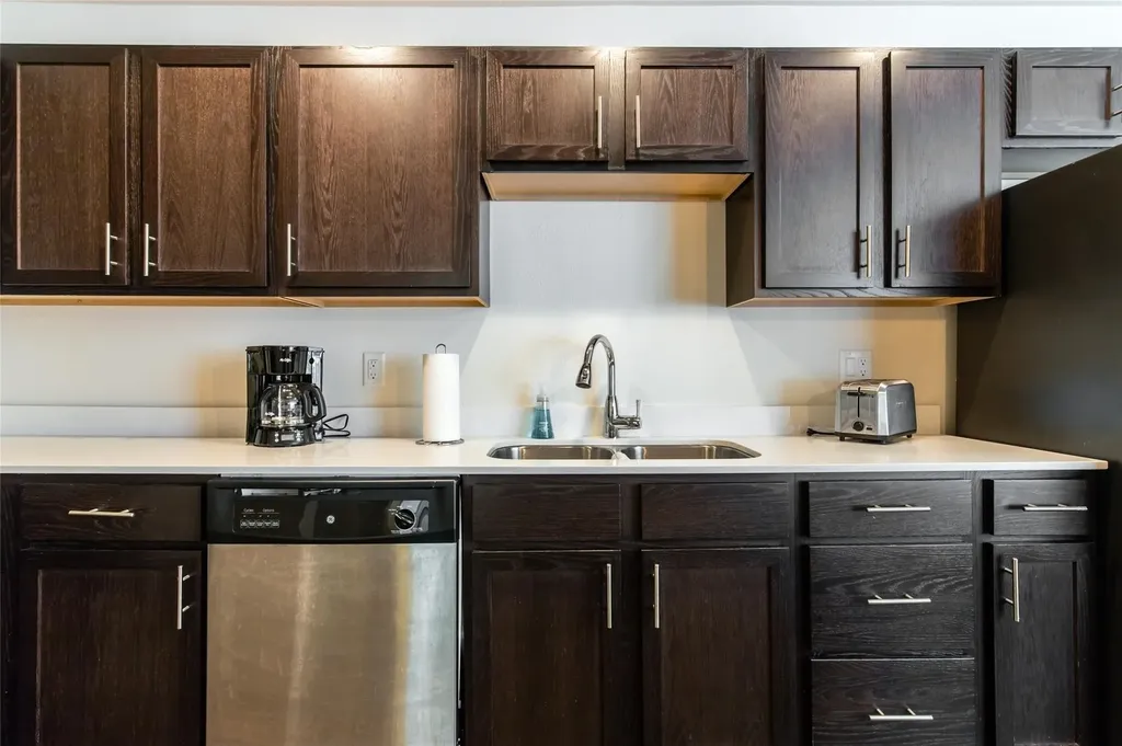 2806 Reagan Street Dallas TX 75219