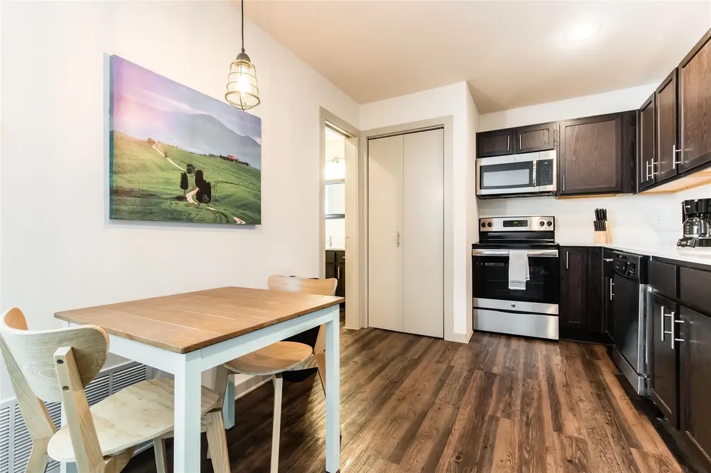 2806 Reagan Street Dallas TX 75219