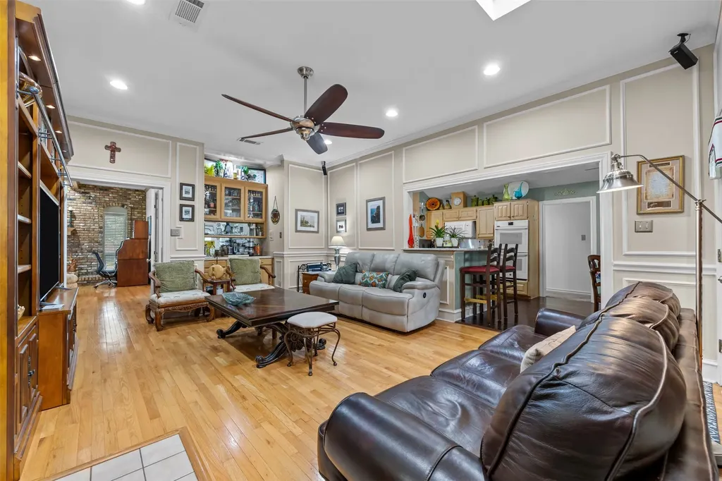 809 Shady Creek Drive Kennedale TX 76060
